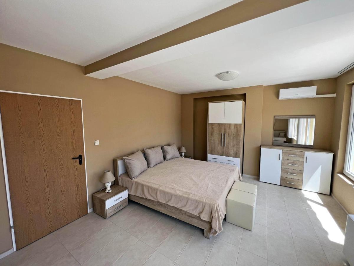 Valemar Apartments Pomorie Extérieur photo